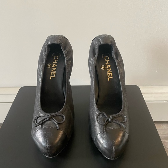 Chanel heels - Picture 2 of 8